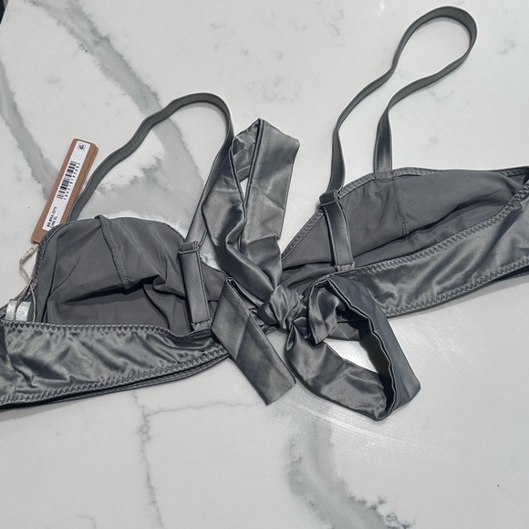 SKIMS WOVEN SHINE TIE BACK BRALETTE - Picture 4 of 4